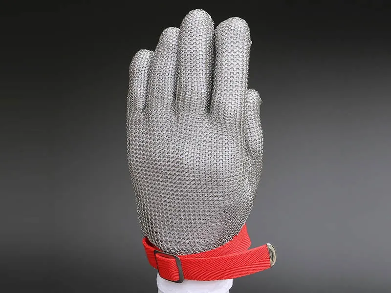Five-fingers short stainless steel mesh gloves with a wrist strap and metal buckle can adjust freely. 